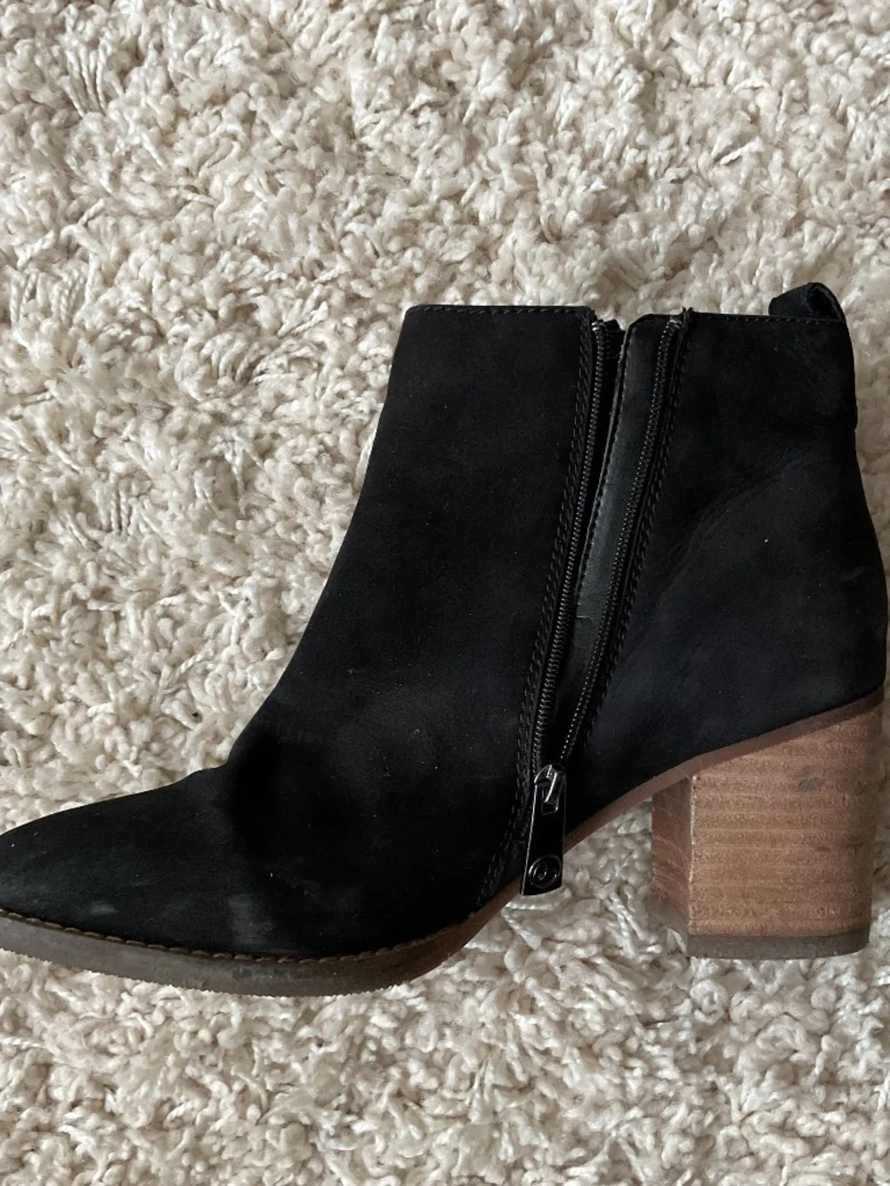 🐣Blondo Nina Whipstitch Waterproof Black Suede Bootie - size 8 - Picture 6 of 8